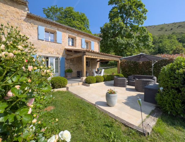 Gites-a-louer-le-mas-de-la-source-tourrettes-sur-loup-alpes-martimes-france-3